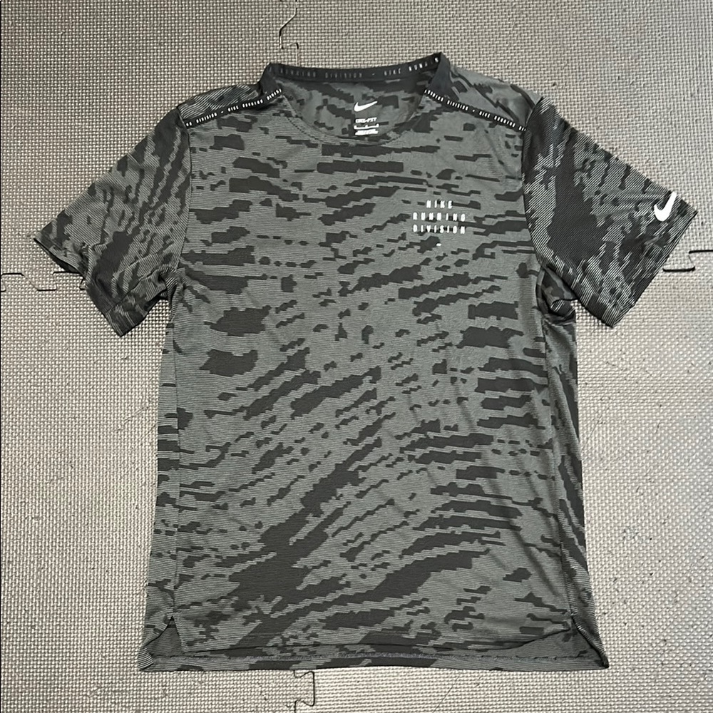 Nike running division Tee with Unique Pattern